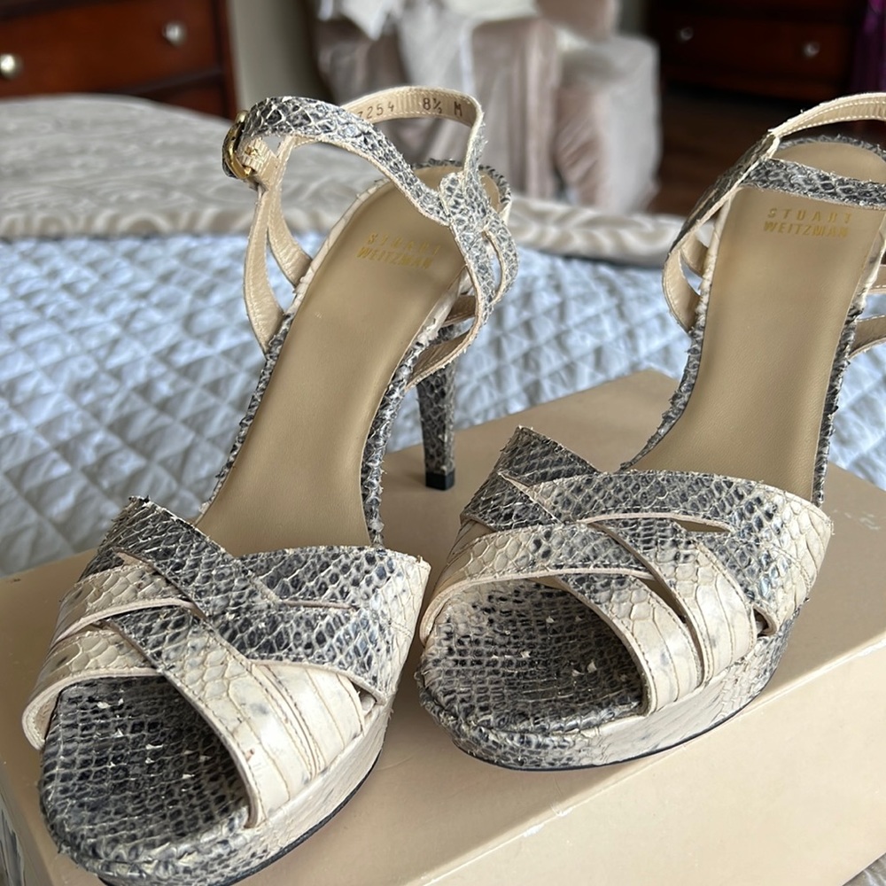Stuart Weitzman 8.5 Snakeskin Peep Toe Heels Brand New!! No box